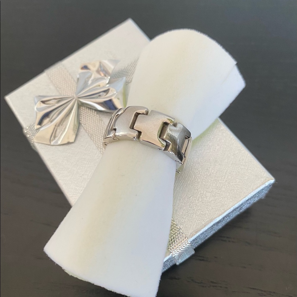 Flexible Link Band Style Ring